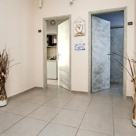 Ioanna's House Aparthotel Potos