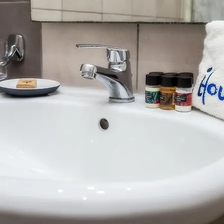 Ioanna's House Aparthotel