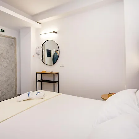 Ioanna's House Aparthotel