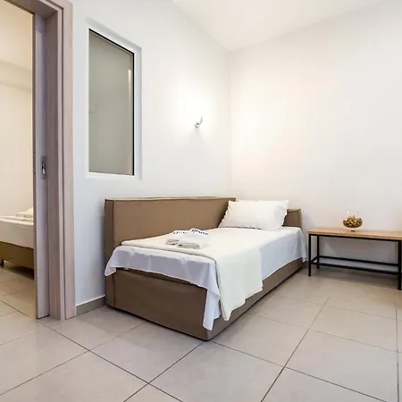 Aparthotel Ioanna's House Potos