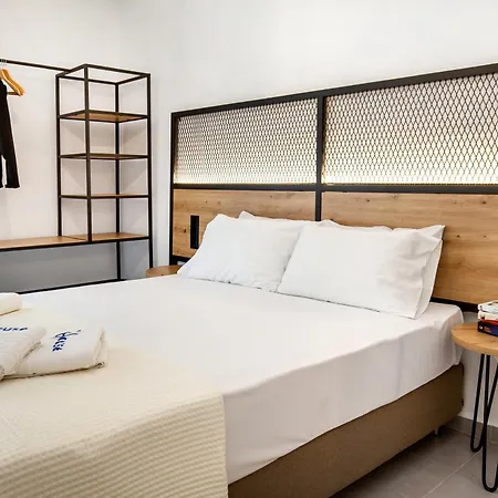 Ioanna's House Aparthotel