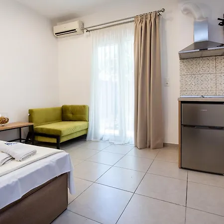 Aparthotel Ioanna's House 3*