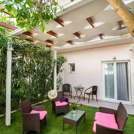 Lejlighedshotel Ioanna's House 3*