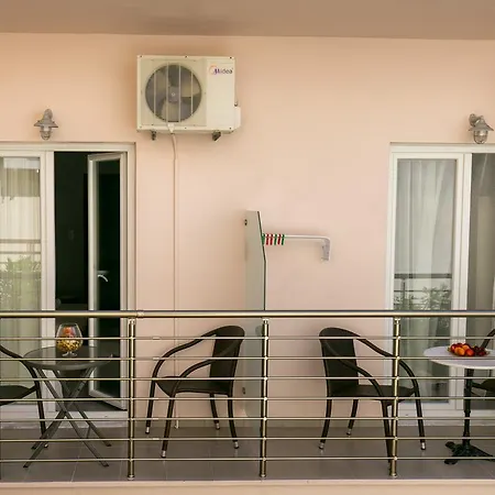 Ioanna's House Aparthotel *