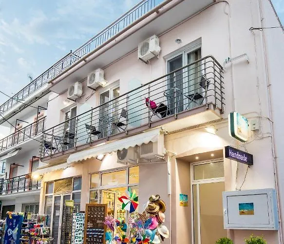 Ioanna's House Aparthotel 3*