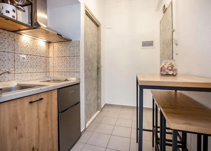 Ioanna's House Aparthotel